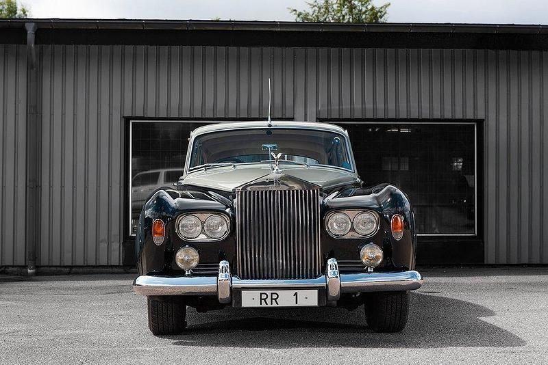 Begagnad Rolls Royce Silver Cloud 220 HK (161 kW) 1963 Flerfärgad Sedan