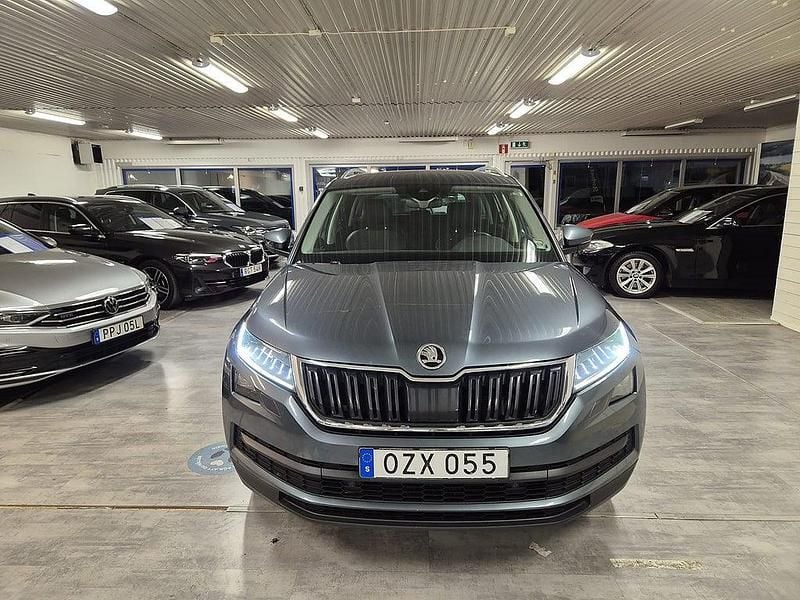 Grå Begagnad 2018 Skoda Kodiaq Business Line SUV | 245 900 kr (Bra pris) - Bild 1/4