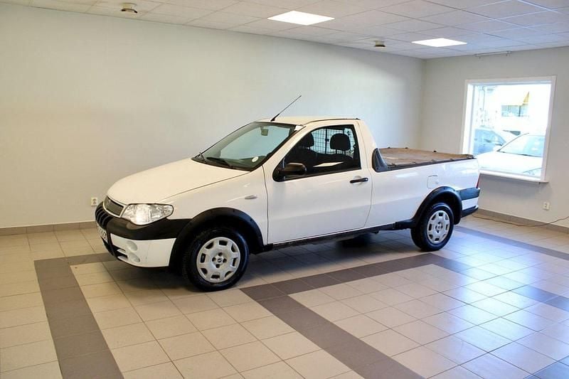 Vit Begagnad 2007 Fiat Strada Pickup | 59 900 kr - Bild 1/4