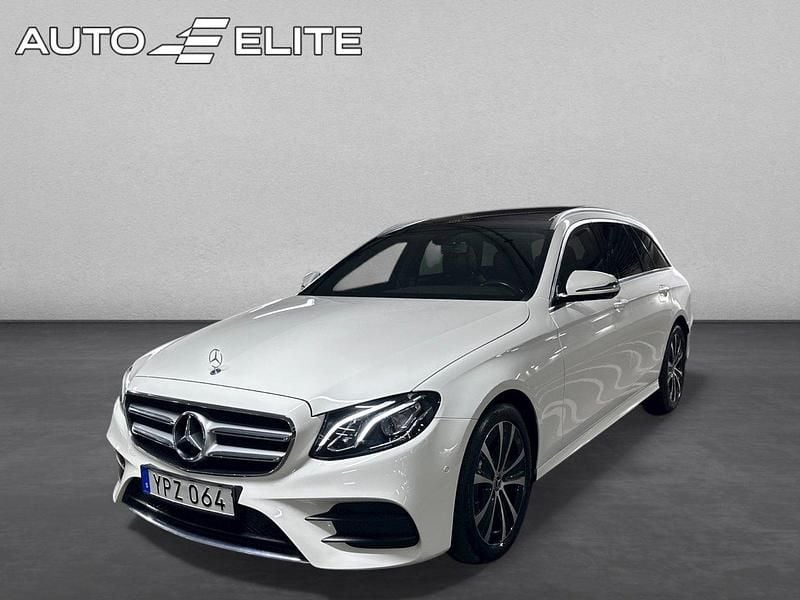 Vit Begagnad 2017 Mercedes E220 AMG line Kombi | 274 800 kr (Marknadspris) - Bild 1/4