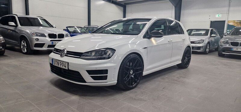 Vit Begagnad 2016 VW Golf VII R Halvkombi | 179 900 kr (Bra pris) - Bild 1/4