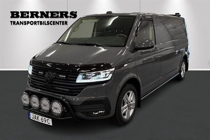 Grå Begagnad 2023 VW T6.1 Van | 629 800 kr (Lite dyr) - Bild 1/4
