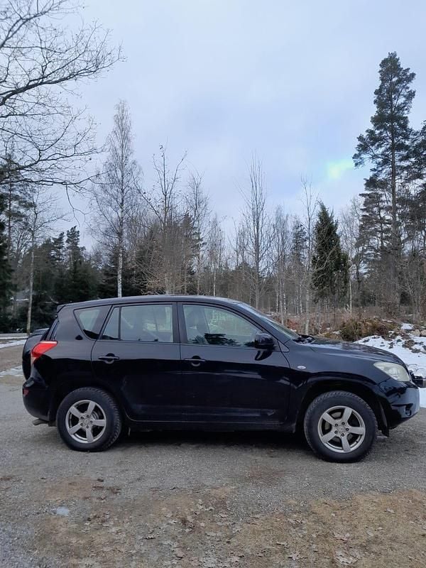 Begagnad 2007 Toyota RAV4 SUV | 45 000 kr (Superpris) - Bild 1/3