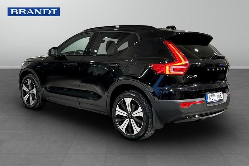 Begagnad Volvo XC40 Single Motor 175 kW (238 HK) 2023 Svart SUV