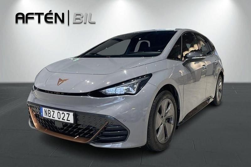 Ljusgrå Begagnad 2023 Cupra Born Halvkombi | 244 000 kr (Bra pris) - Bild 1/3