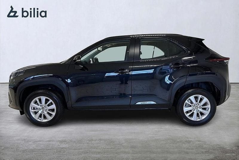 Ny Toyota Yaris Cross Active 92 HK (67 kW) 2025 Svart SUV