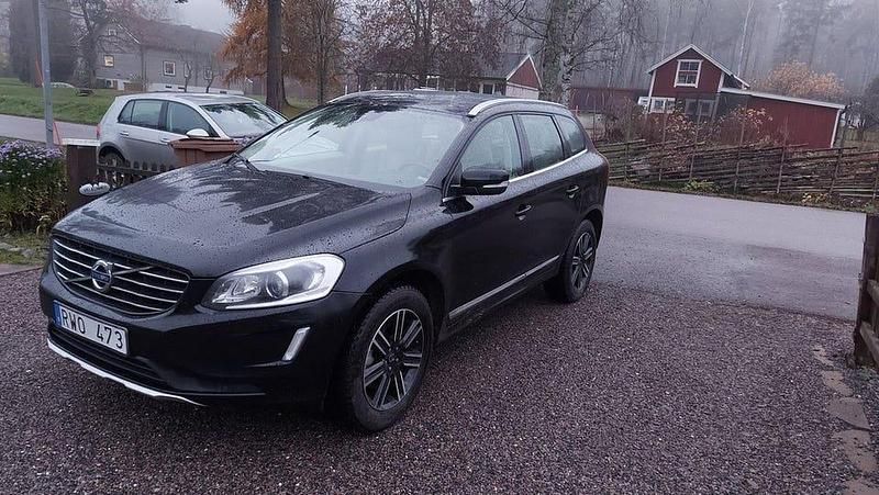 Svart Begagnad 2014 Volvo XC60 SUV | 109 000 kr (Marknadspris) - Bild 1/4