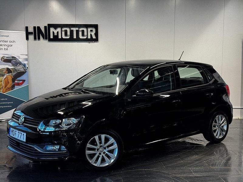 Svart Begagnad 2015 VW Polo Halvkombi | 139 900 kr (Marknadspris) - Bild 1/4
