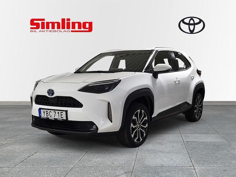 Vit Begagnad 2022 Toyota Yaris Cross Active SUV | 259 900 kr (Marknadspris) - Bild 1/3