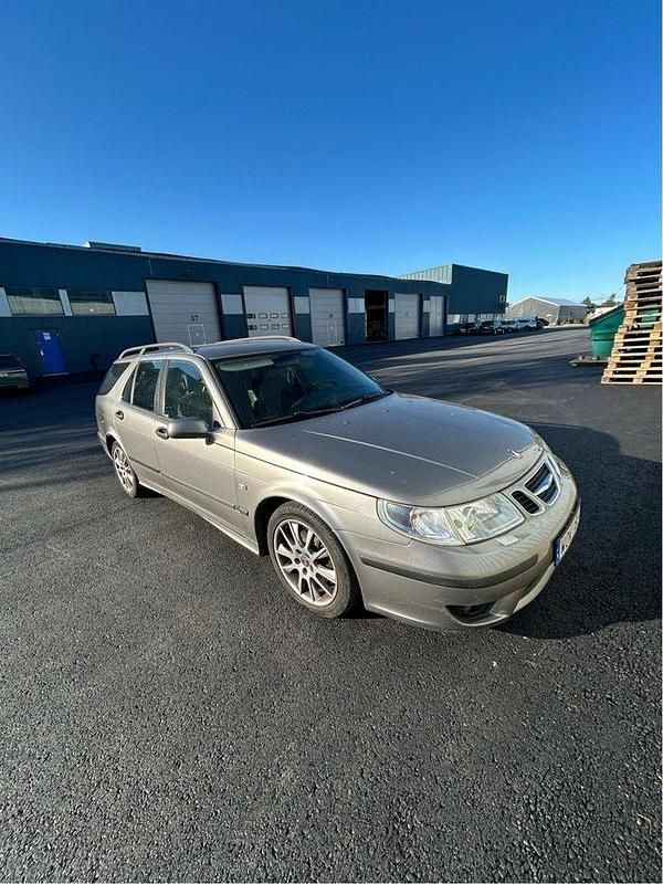 Grå Begagnad 2005 Saab 9-5 Vector Kombi | 30 000 kr (Lite dyr) - Bild 1/2