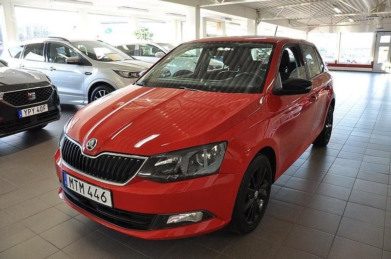 Begagnad Skoda Fabia Style 95 HK (69 kW) 2018 Röd Halvkombi