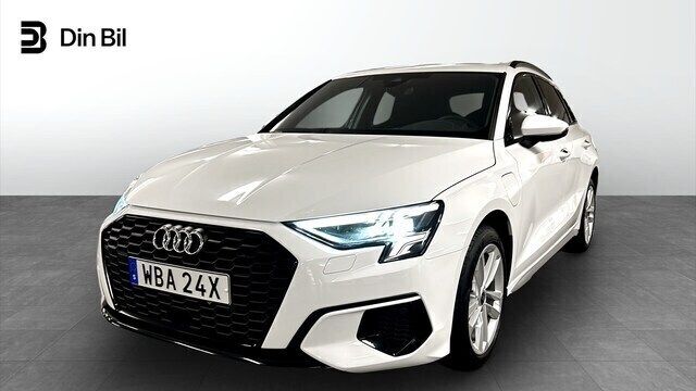 Ibisvit Begagnad 2024 Audi A3 Sportback e-tron Advanced Plus Sedan | 359 900 kr (Marknadspris) - Bild 1/4