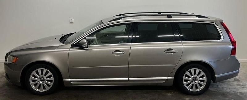 Begagnad Volvo V70 Momentum 109 HK (80 kW) 2010 Ljusbrun (brun) Kombi