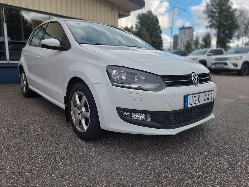 Begagnad VW Polo 90 HK (66 kW) 2012 Vit Halvkombi