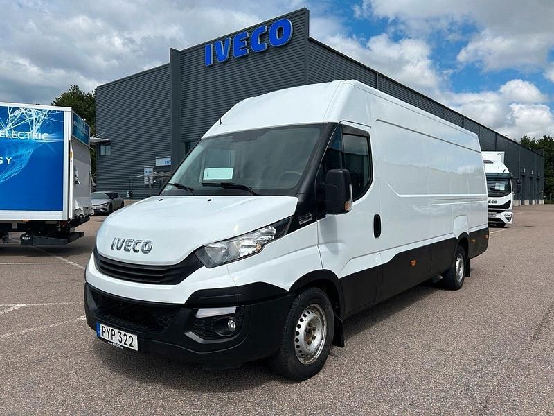 Vit Begagnad 2017 Iveco Daily Van | 169 000 kr (Superpris) - Bild 1/4