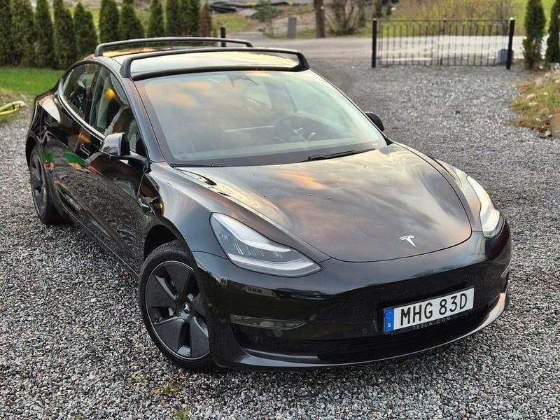 Begagnad 2021 Tesla Model 3 Long Range AWD Sedan | 240 000 kr (Marknadspris) - Bild 1/4