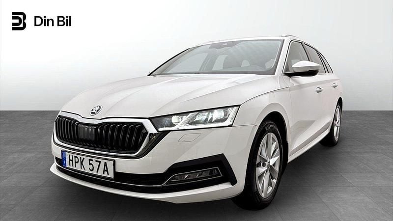 Vit Begagnad 2024 Skoda Octavia Style Kombi | 301 900 kr (Bra pris) - Bild 1/4
