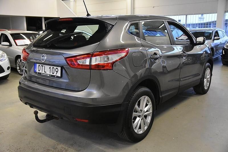 Begagnad Nissan Qashqai 116 HK (85 kW) 2015 Grå SUV