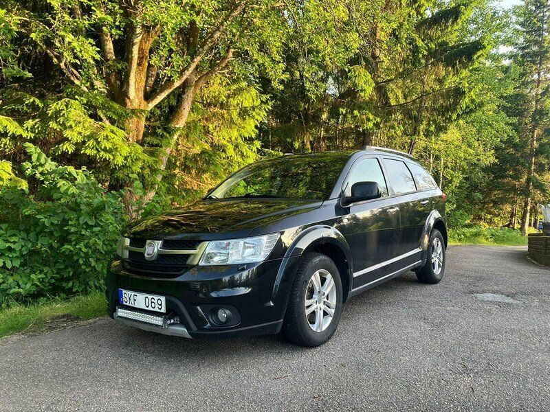 Svart Begagnad 2012 Fiat Freemont SUV | 85 000 kr (Lite dyr) - Bild 1/4