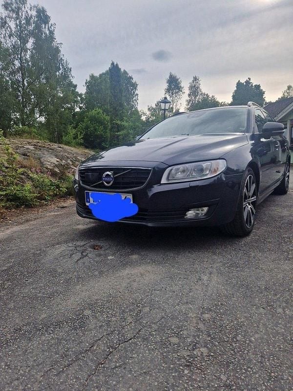 Grå Begagnad 2015 Volvo V70 Momentum Kombi | 85 000 kr (Bra pris) - Bild 1/4