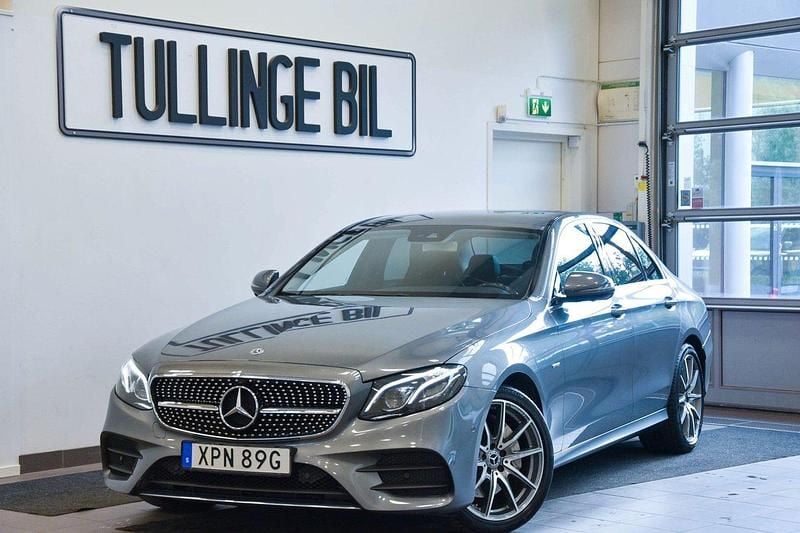 Grå Begagnad 2019 Mercedes E200 AMG Sedan | 349 800 kr (Marknadspris) - Bild 1/4