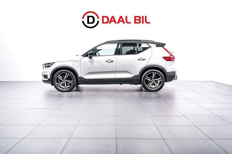 Begagnad Volvo XC40 R-Design 262 HK (192 kW) 2020 Vit SUV