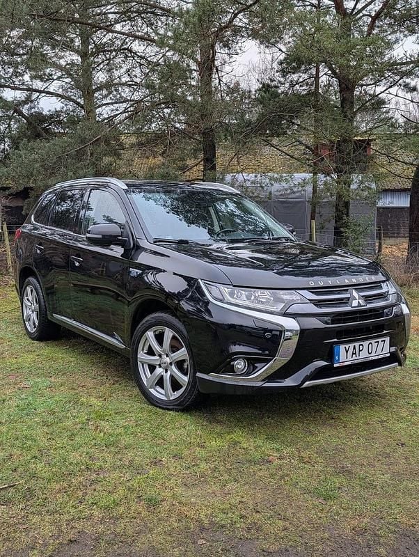 Begagnad 2016 Mitsubishi Outlander SUV | 138 500 kr (Bra pris) - Bild 1/4