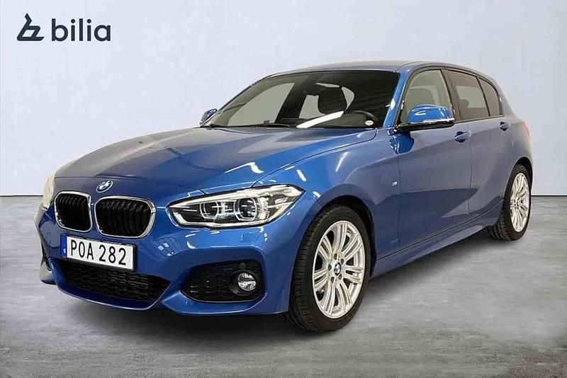 Blå Begagnad 2017 BMW 118 Halvkombi | 174 000 kr (Bra pris) - Bild 1/1