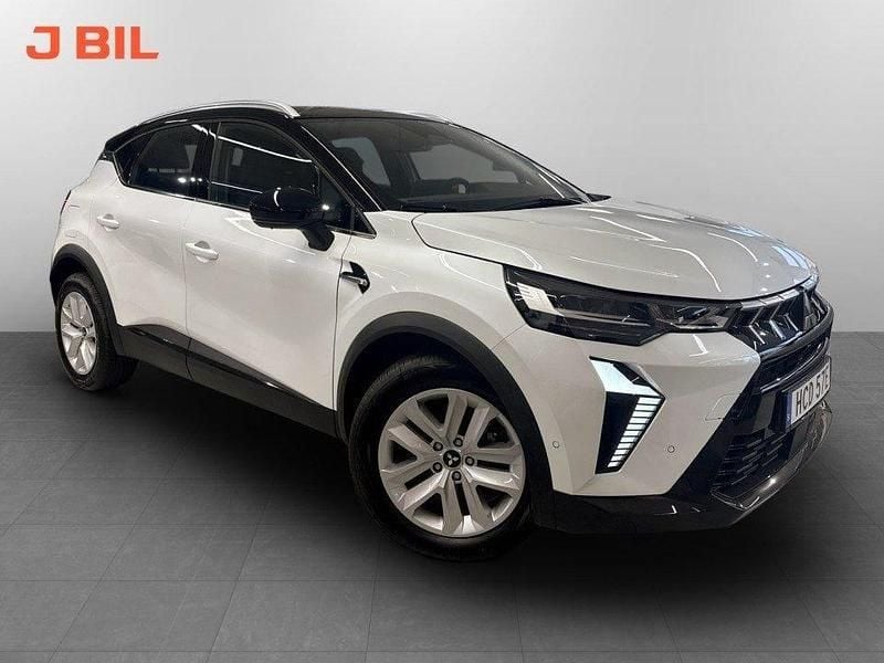 Crystal white with black roof Begagnad 2024 Mitsubishi ASX Intense SUV | 329 900 kr (Marknadspris) - Bild 1/4