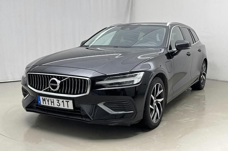 Svart Begagnad 2021 Volvo V60 Momentum Kombi | 279 000 kr - Bild 1/4