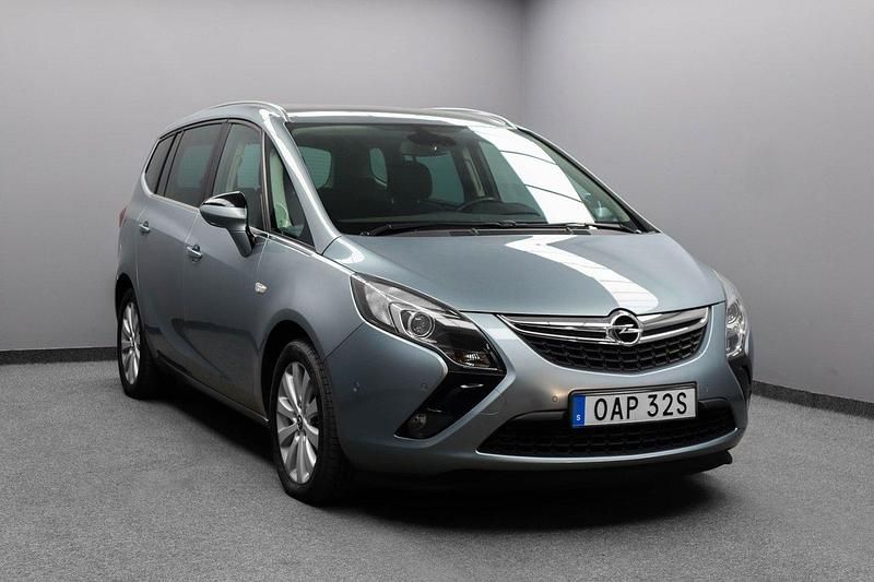 Grå Begagnad 2014 Opel Zafira Tourer Business Minibuss | 109 800 kr (Marknadspris) - Bild 1/4