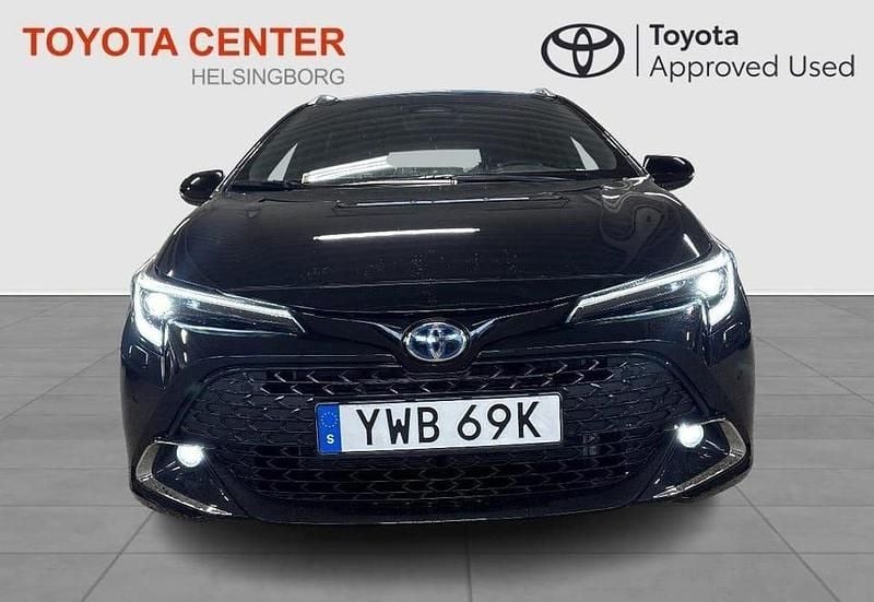 Begagnad Toyota Corolla Style 141 HK (103 kW) 2023 Svart Kombi