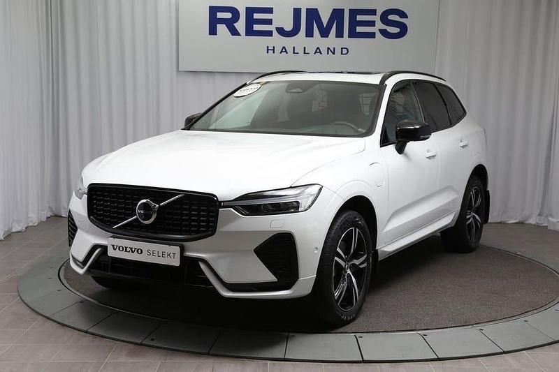 Vit Begagnad 2022 Volvo XC60 R-Design SUV | 479 500 kr (Lite dyr) - Bild 1/4