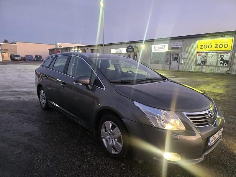 Begagnad 2009 Toyota Avensis Multidrive S Kombi | 23 000 kr (Bra pris) - Bild 1/4