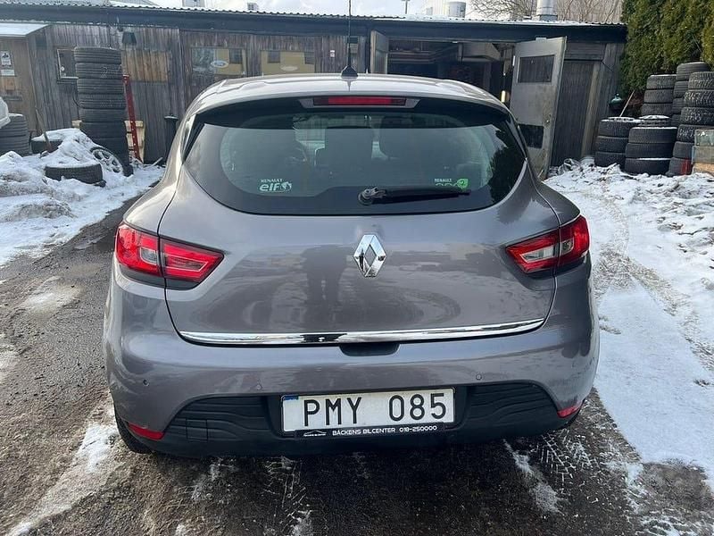 Begagnad Renault Clio IV 90 HK (66 kW) 2013 Grå Halvkombi