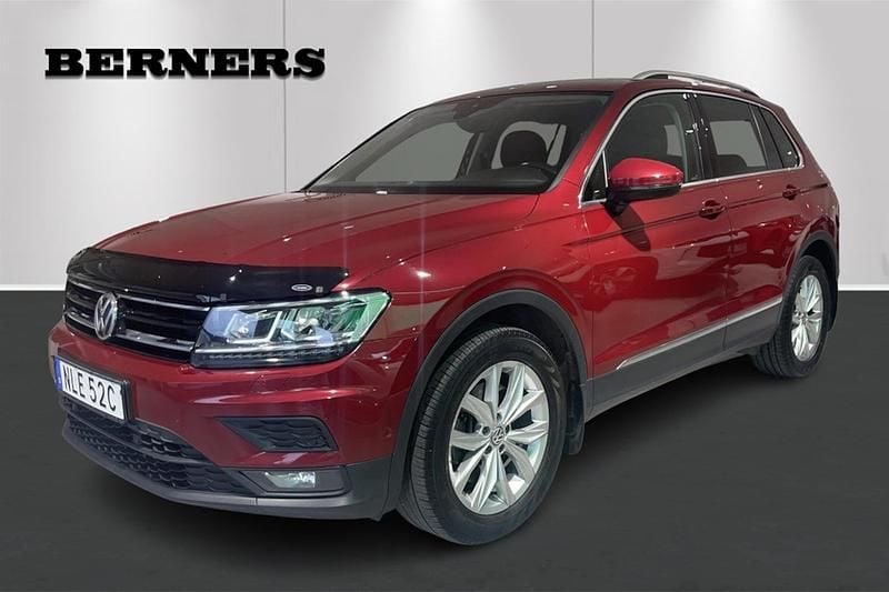Röd Begagnad 2020 VW Tiguan Comfortline SUV | 249 900 kr (Marknadspris) - Bild 1/4