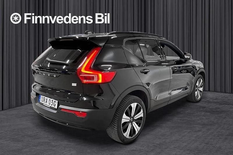 Begagnad Volvo XC40 Plus 175 kW (238 HK) 2022 Svart SUV