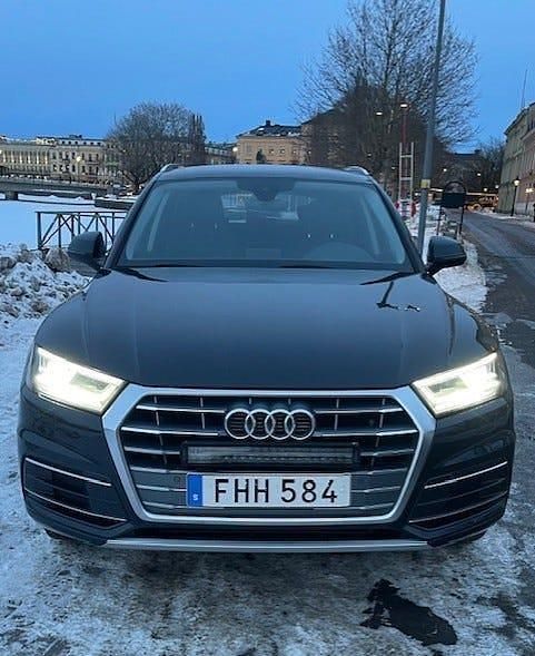 Begagnad Audi Q5 190 HK (139 kW) 2018 Månskensblå metallic SUV