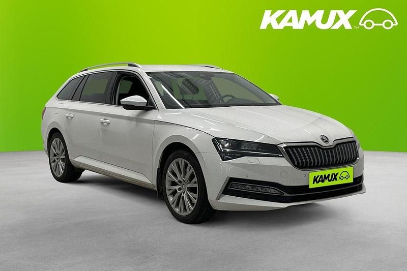 Vit Begagnad 2020 Skoda Superb Style Kombi | 224 700 kr (Marknadspris) - Bild 1/4