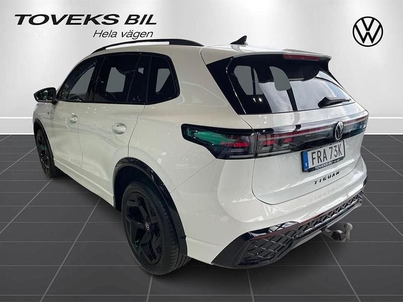 Ny VW Tiguan R-line 194 HK (142 kW) 2025 Vit (pure white) SUV