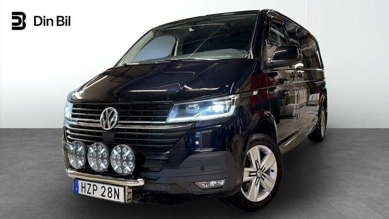 Svart (deep black perleffekt) Begagnad 2020 VW T6.1 Van | 419 900 kr (Marknadspris) - Bild 1/4