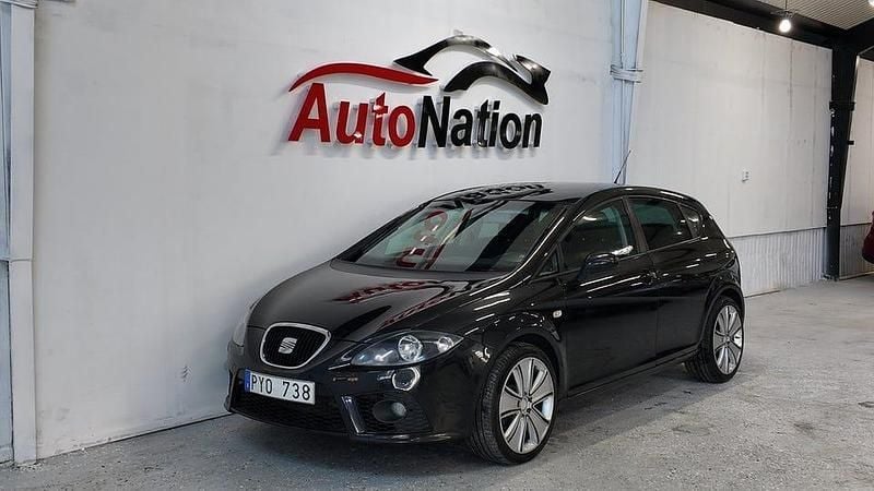 Begagnad Seat Leon FR 200 HK (147 kW) 2008 Svart Halvkombi