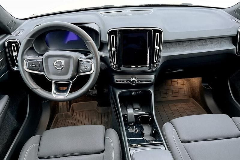 Begagnad Volvo XC40 Single Motor 175 kW (238 HK) 2023 Vit SUV