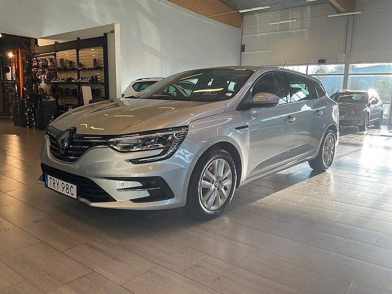 Grå Begagnad 2023 Renault Mégane GrandTour Kombi | 198 000 kr (Lite dyr) - Bild 1/4