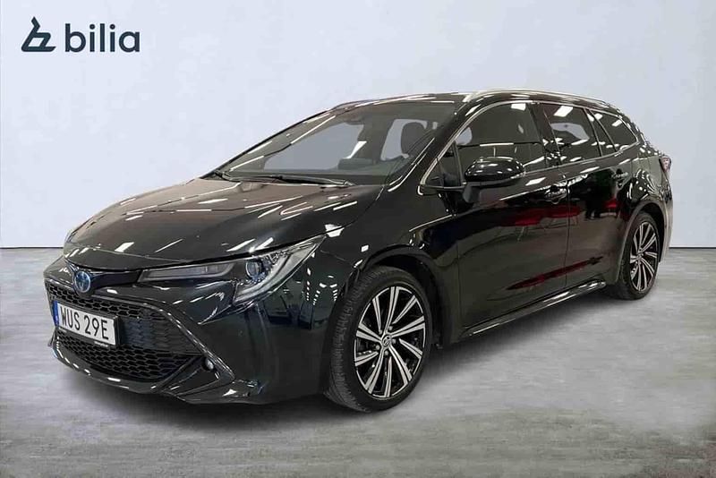 Svart Begagnad 2022 Toyota Corolla Kombi | 279 900 kr - Bild 1/1