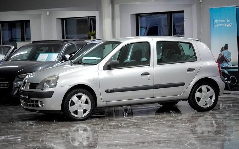 Begagnad Renault Clio R.S. Authentique 75 HK (55 kW) 2006 Ljusgrå (grå) Halvkombi