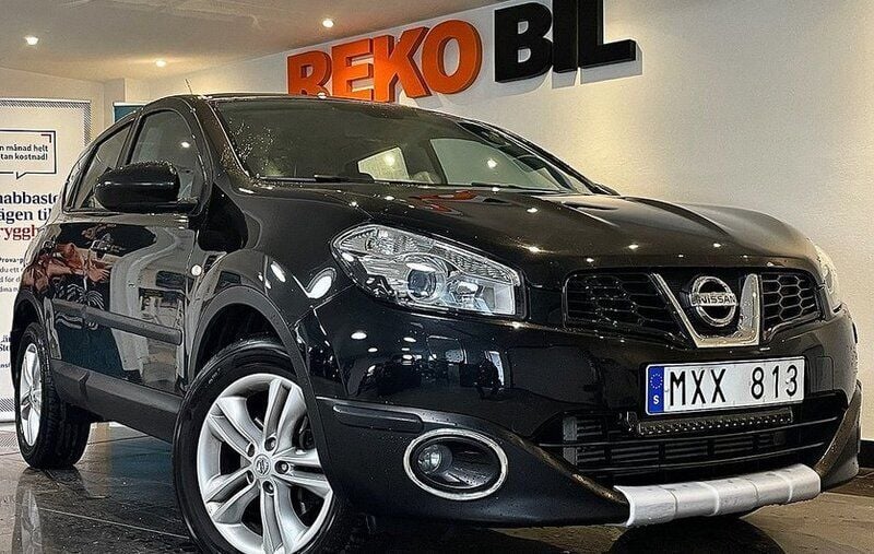 Svart Begagnad 2012 Nissan Qashqai SUV | 89 900 kr (Bra pris) - Bild 1/4