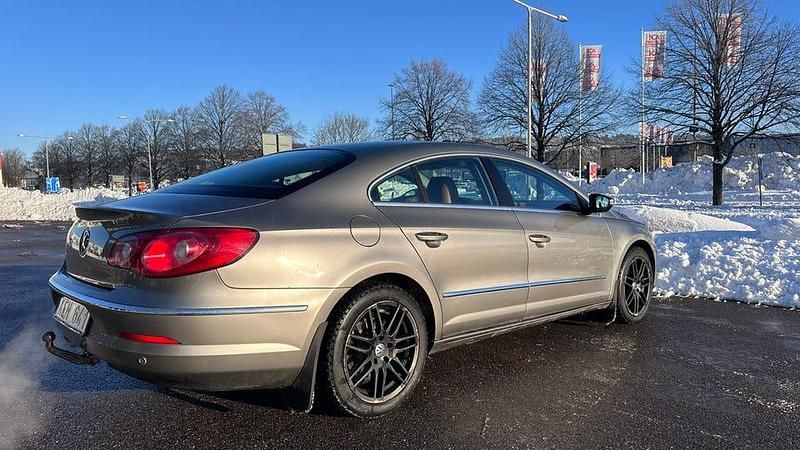 Begagnad VW Passat 200 HK (147 kW) 2010 Brun metallic Sportkupé