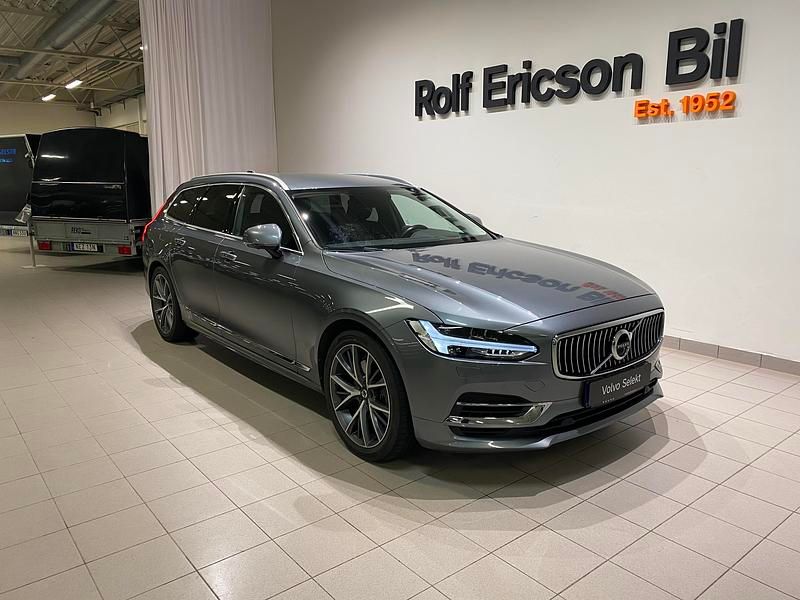 Grå Begagnad 2020 Volvo V90 Inscription Kombi | 319 500 kr (Marknadspris) - Bild 1/4