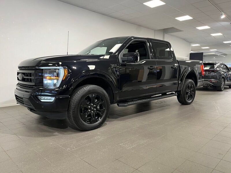 Svart Begagnad 2023 Ford F-150 Lariat Pickup | 936 250 kr - Bild 1/4